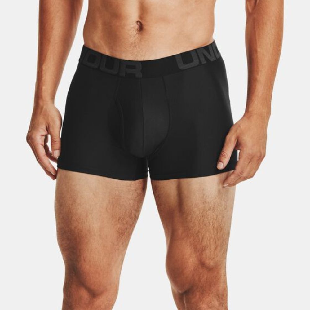 A model wearing Men's UATech™ 3" Boxerjock®