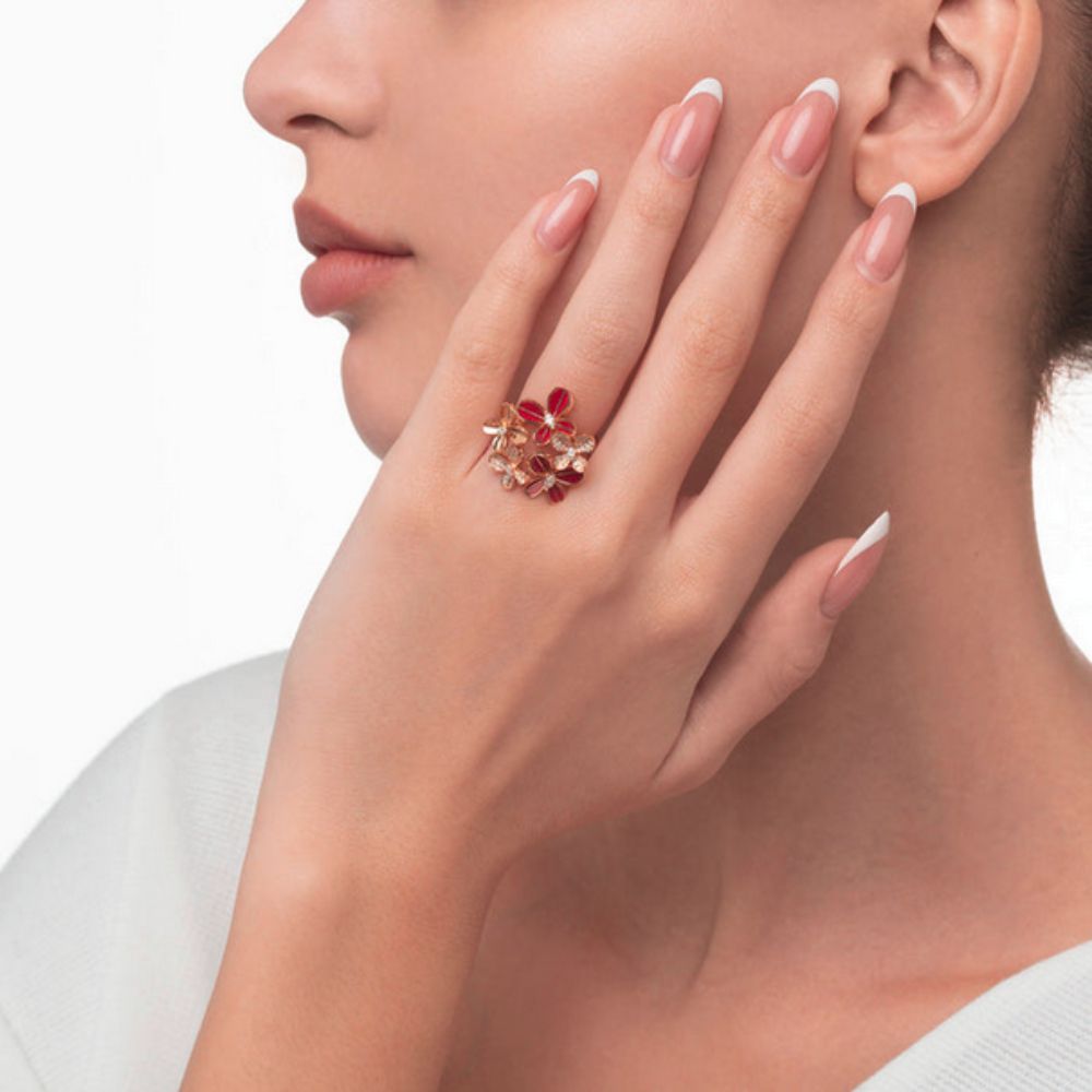 A model showing Samra Marquise Butterfly Rose Gold Multi Ring on her finger