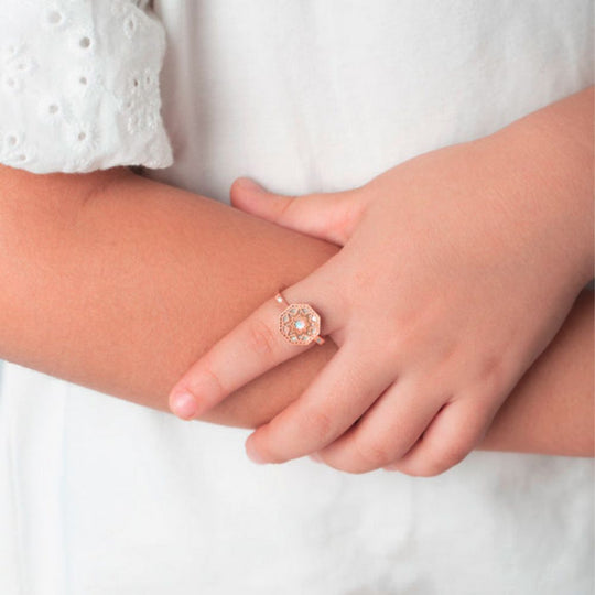 Samra Turath Kids Ring on a child's index finger