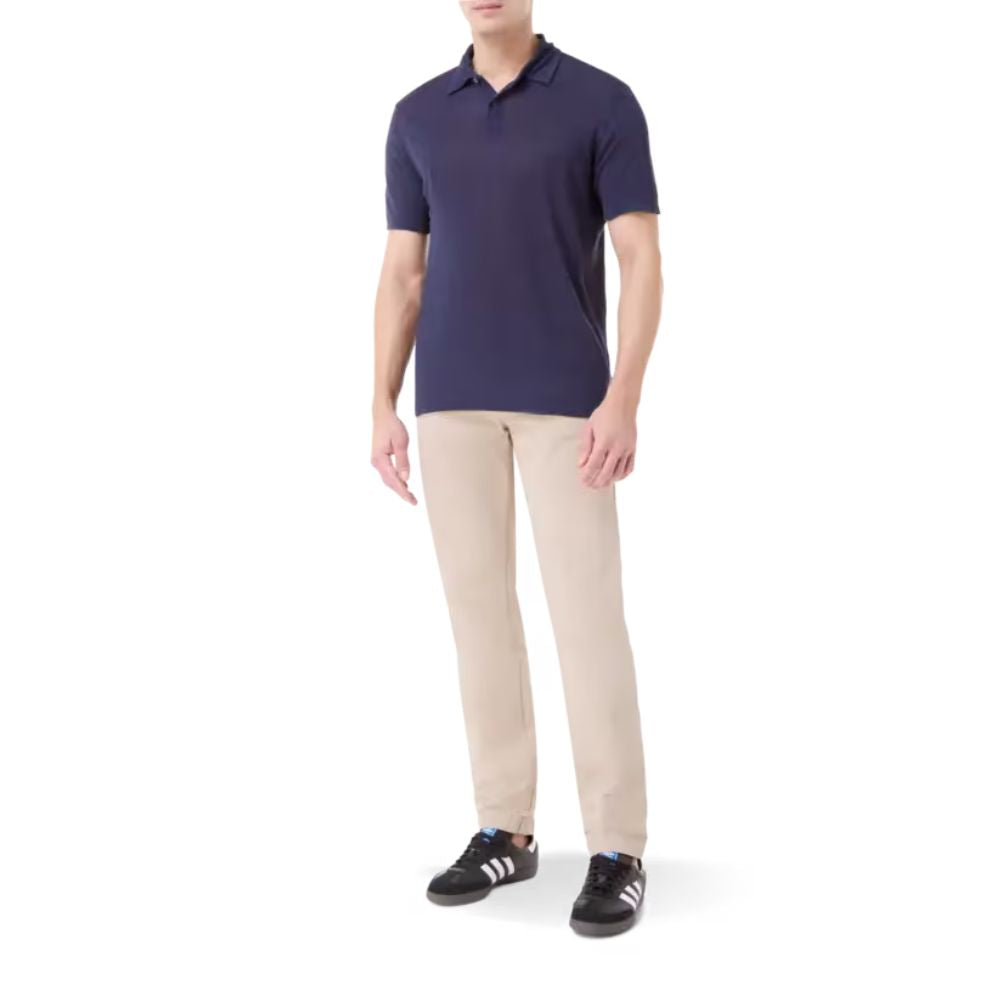 Model Showcasing HARTFORD Tex Relaxed Woven Pants