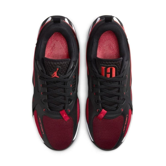 A Pair of JORDAN Heir Bred Men's Shoes